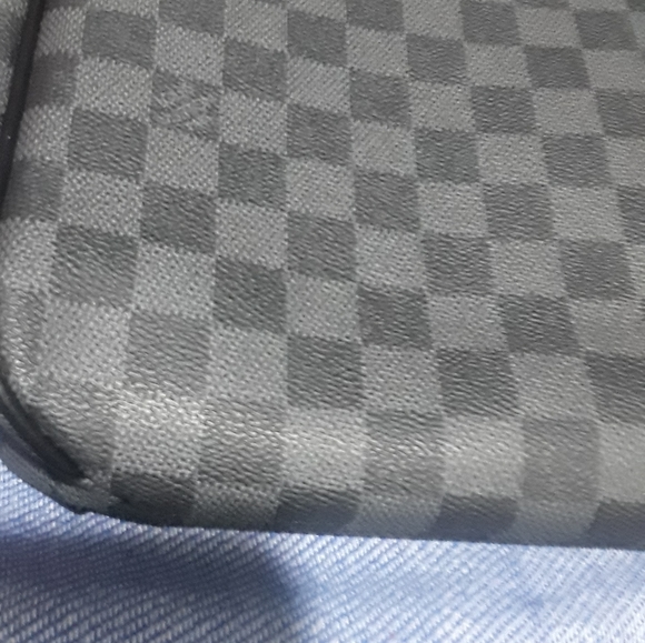 AUTHENTIC Louis-Vuitton District Damier unisex NWT - Picture 6 of 7